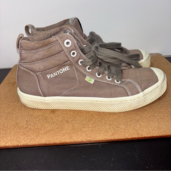 Cariuma Pantone Unisex Beige Tan High-Top Sneakers Men's 6.5 Women's 8 Lace Up - Picture 10 of 14